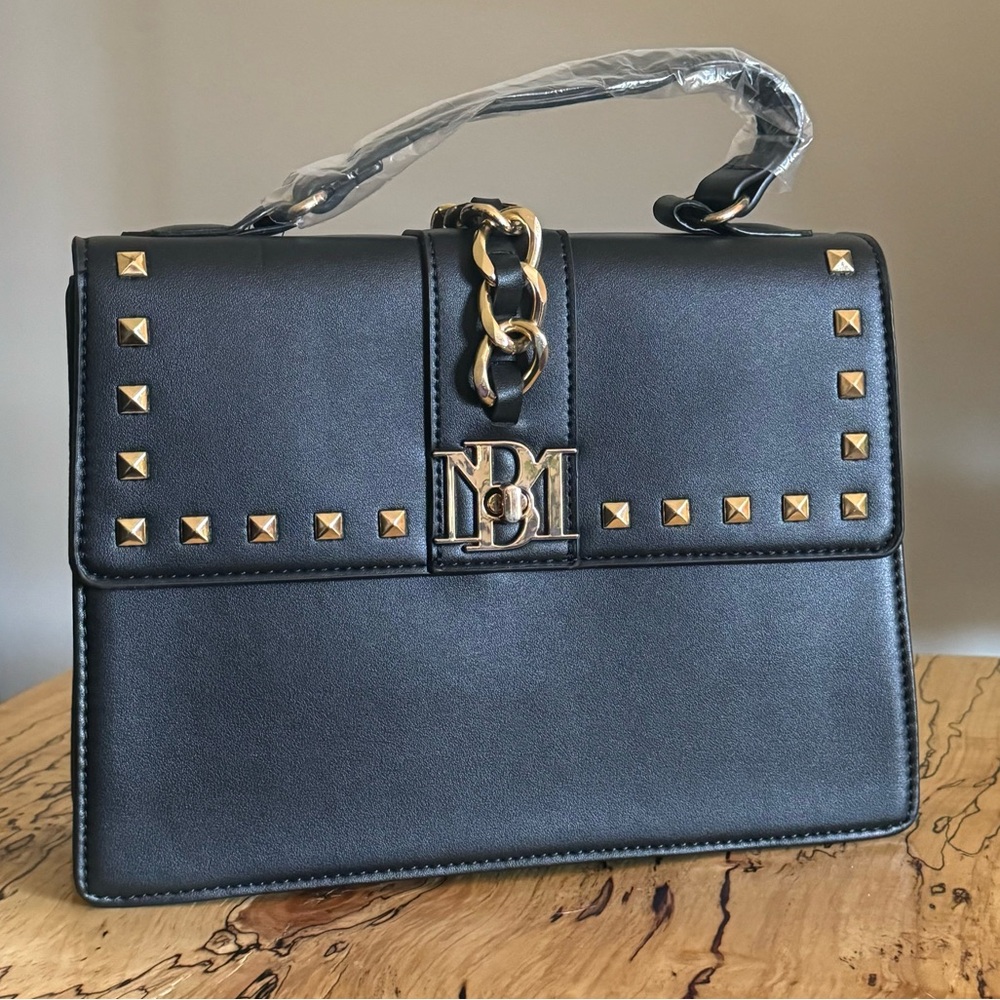 🎉 Host Pick🎉 NWT Badgley Mischka Studded Handbag with Lock & Crossbody Strap